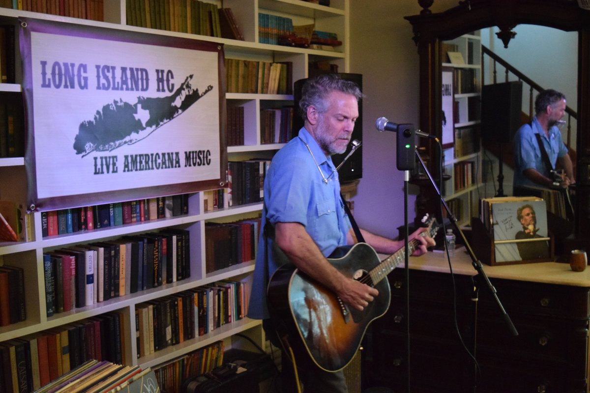 LongIsland_HC's tweet photo. Once again @RodPicott exceeded expectations. His shows are not to be missed. No excuses, this guy is a road dog and I'm sure he will be your way sooner than later. #AmericanaMusic #SupportLiveMusic #LongIslandHouseConcerts #LongIslandHC https://t.co/X7a9LUaH9L