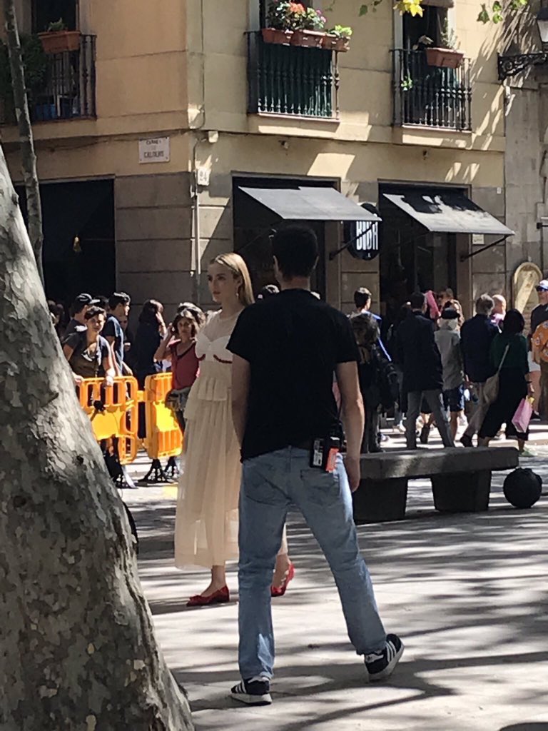 Jodie Comer spotted filming #KillingEve season 3 in Barcelona today!