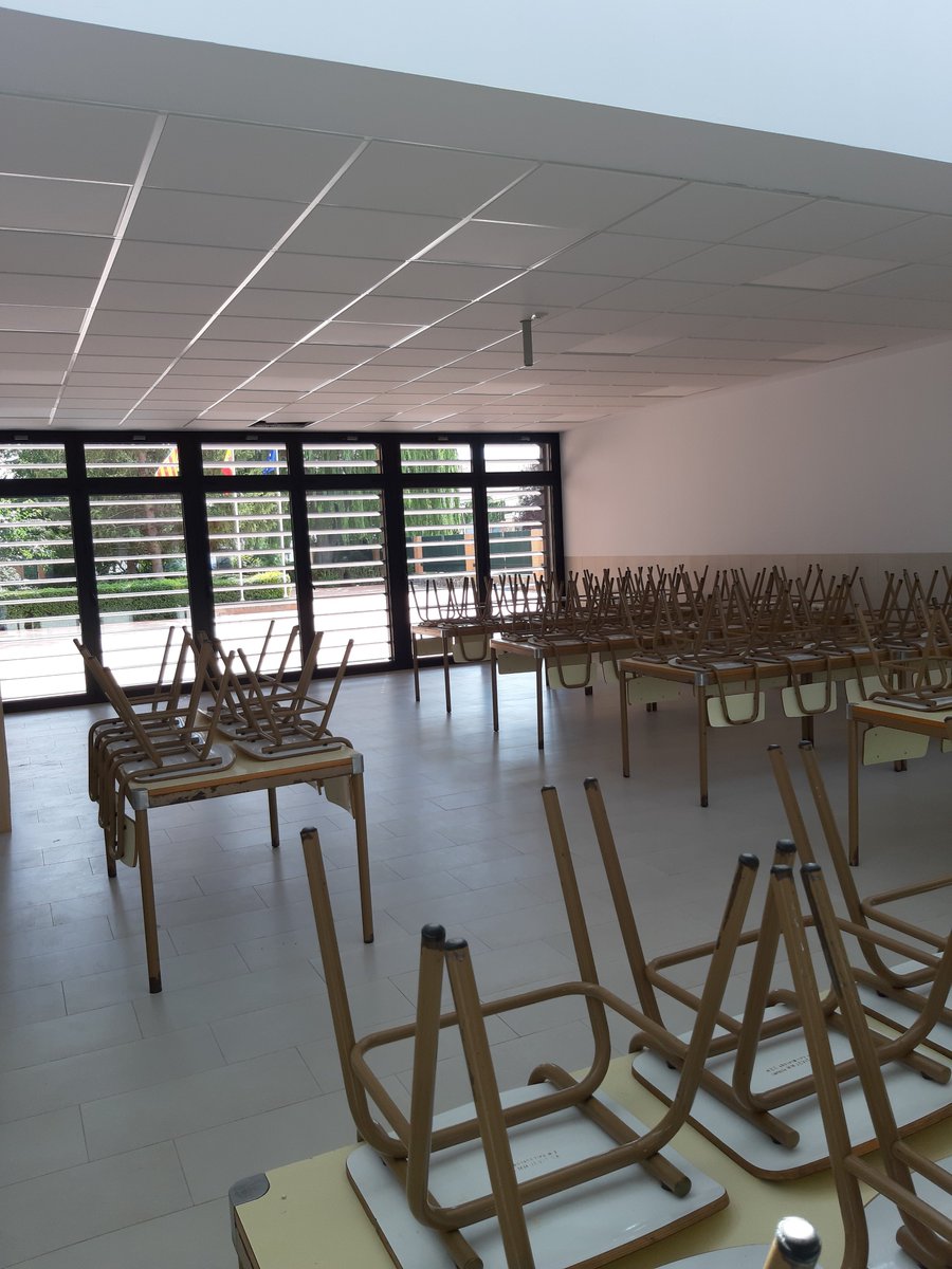 COLEGIOMONREAL's tweet photo. Comenzamos el curso 2019-20 estrenando comedor escolar. Estamos muy agradecidos con el Departamento de Educación del Gobierno de Aragón por esta gran inversión que han hecho en nuestro colegio. Nuestro próximo objetivo conseguir que cocinen en el colegio... https://t.co/dhnkmXHj2w