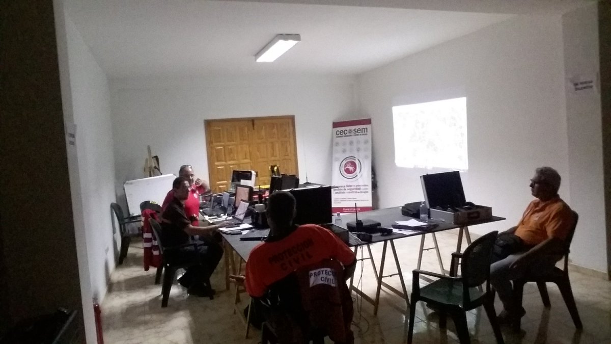 cecosemS's tweet photo. #ElCharco19
Seguimos Desde El #Cecop
Pendientes De Tu Seguridad
Con Presencia De #PCLaAldea #PCGuia #PCSanMateo @avpcmogan
☎ #PL ☎ #GC #AmbulanciasAtlantico
#CansegurSeguridad
Personal #CecosemSYCR
#TesVisibles https://t.co/bceu7Rr2HX