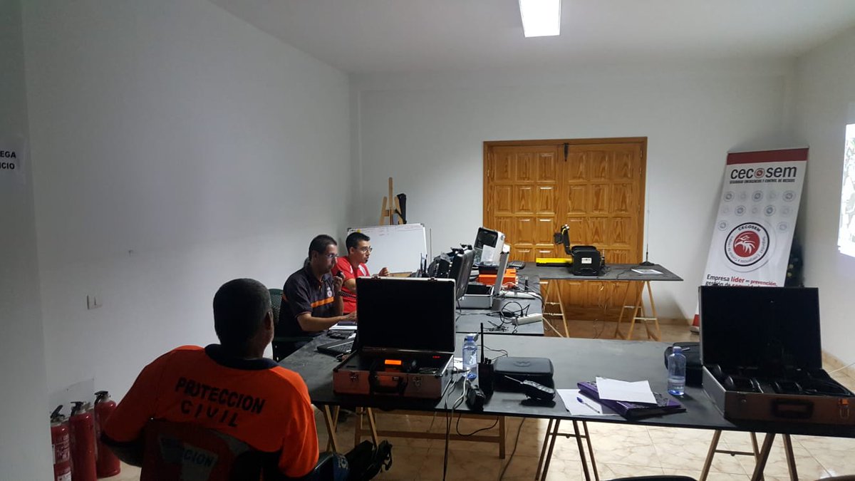 cecosemS's tweet photo. #ElCharco19
Seguimos Desde El #Cecop
Pendientes De Tu Seguridad
Con Presencia De #PCLaAldea #PCGuia #PCSanMateo @avpcmogan
☎ #PL ☎ #GC #AmbulanciasAtlantico
#CansegurSeguridad
Personal #CecosemSYCR
#TesVisibles https://t.co/bceu7Rr2HX