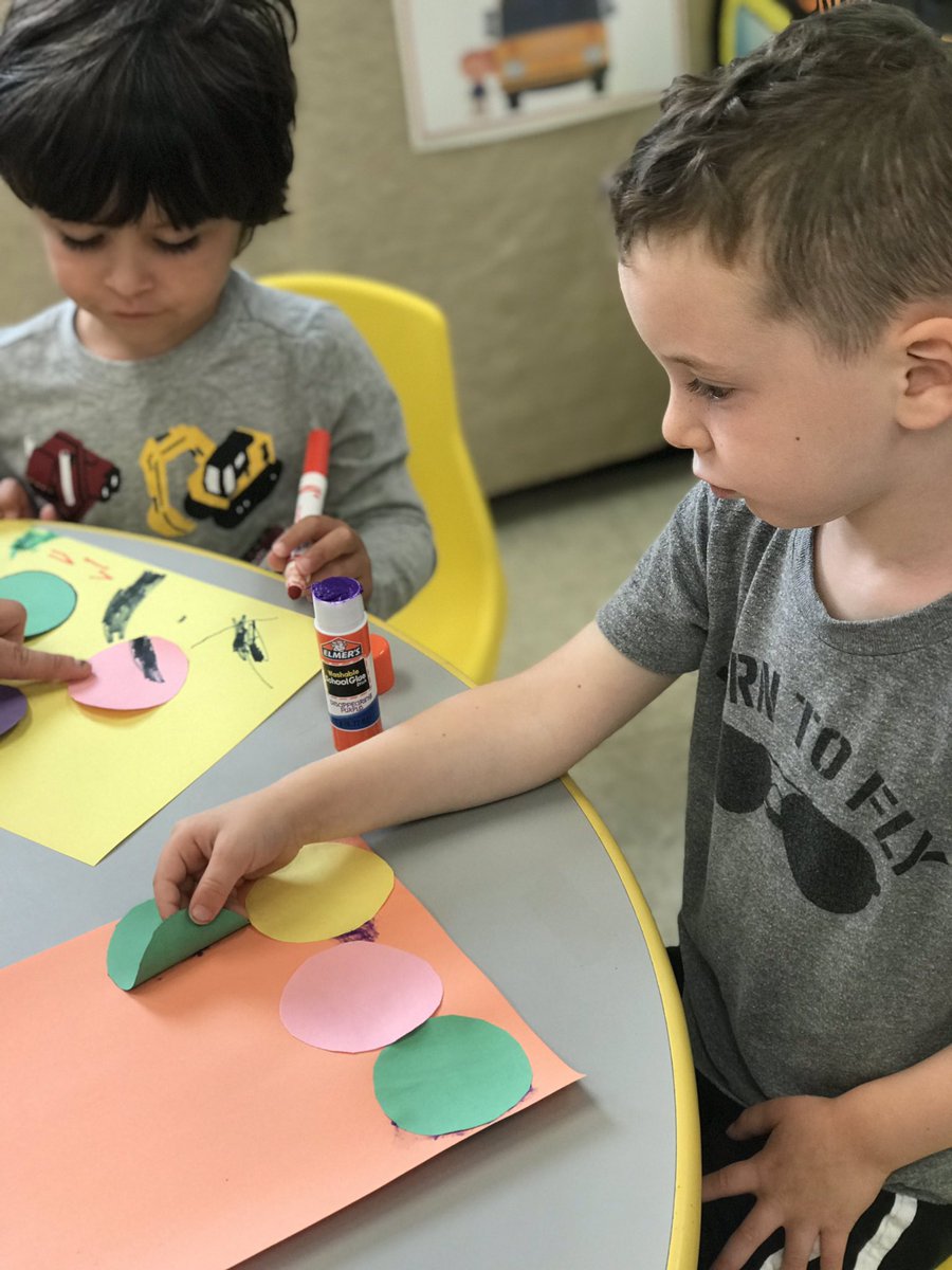 slevin_prek's tweet photo. What can you make with a circle? βοΈ #shapeoftheweek #FHleads https://t.co/rn3jehoGQn