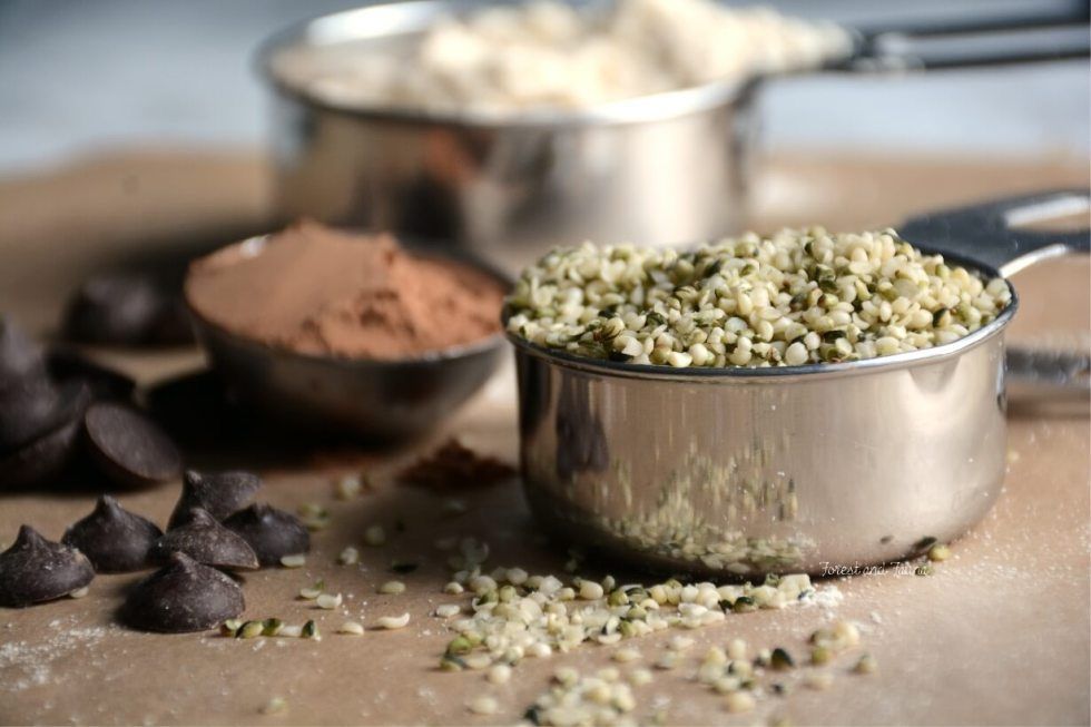 blueskyhemp's tweet photo. This week, we're @BakingExpo evangelizing the amazing benefits of hemp as a baking ingredient: #plantbased #Lowcarb #glutenfree, #paleo #proteinrich #omegarich, nutty flavour but #nutfree. Check out this delicious #HempRecipe from @ForestandFauna
https://t.co/Z0OR24LCMi https://t.co/OP3TKB84N1