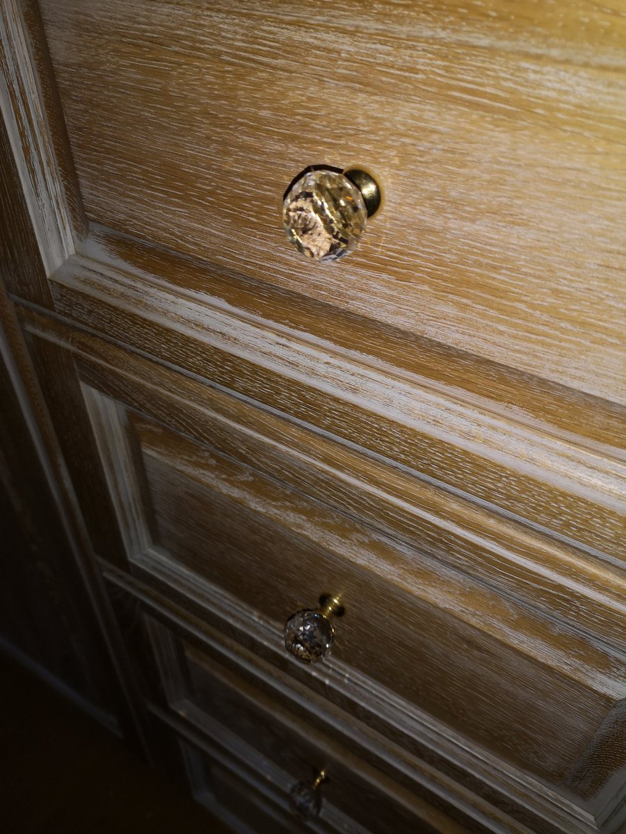 EMeubles's tweet photo. Dressing en chêne sur mesures sous rempant https://t.co/nnQn3WxBN9