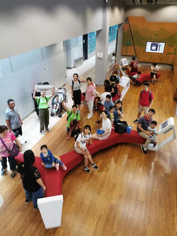 PTA_PlantTech's tweet photo. PTA volunteers organized another tour of the T Park for kids and parents in Hong Kong to learn news knowledges on environmental protection and the process from sludge reception to incineration, power generation, and clean emissions. #TPark #wastetoenergy #sewagetreatment https://t.co/gXlgv9ICIc