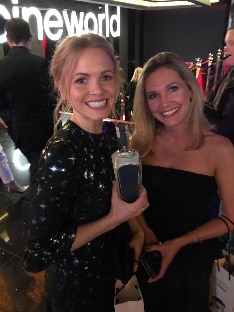 Downton Abbey Drinks tweet media