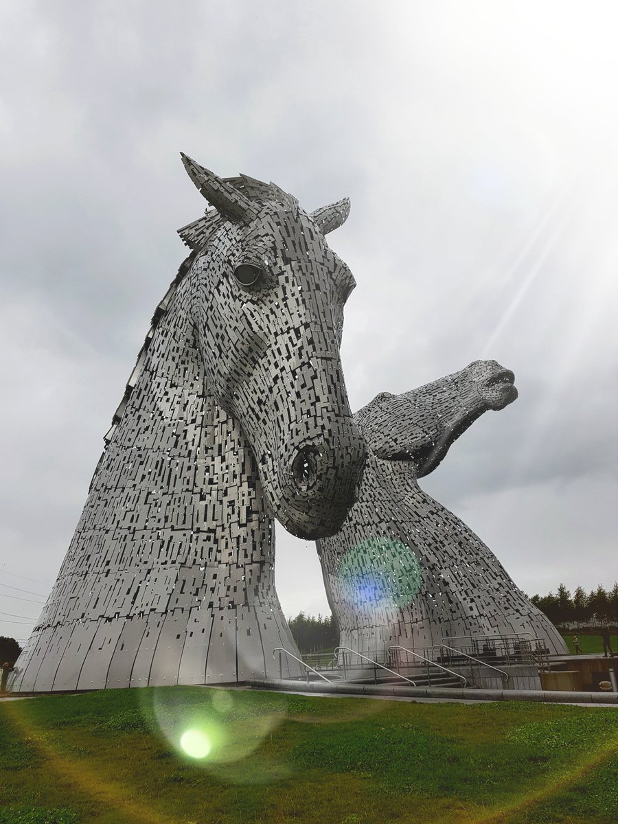 SusanneKlimt's tweet photo. Beautiful Kelpies @falkirk- just stunning <3
Wunderschöne Kelpies bei Falkirk- einfach atemberaubend <3 https://t.co/8O8c1jEBZo