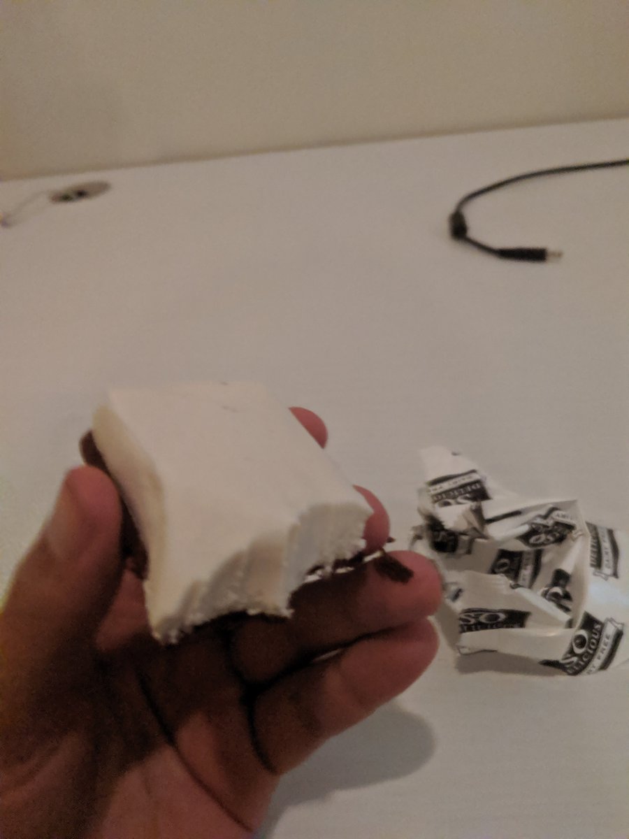 jackrabbit_jon's tweet photo. @So_Delicious the top cake bun on my ice cream sandwich was missing. What happened? https://t.co/dz2ZkRs9Tt