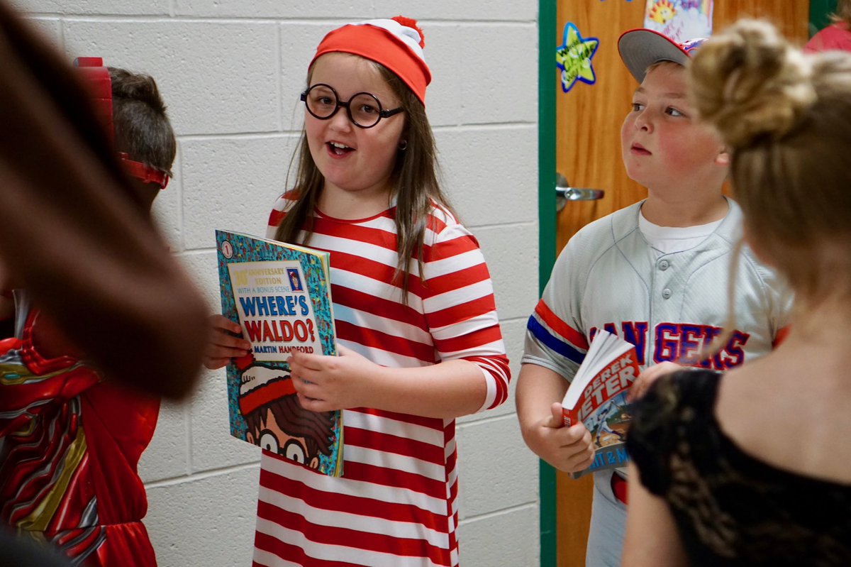 SheridanSD37's tweet photo. So many great books were represented today at the EEI Book Character Parade!#RISEarkansas #TurnItUp #YJNation https://t.co/XwHymPSemm