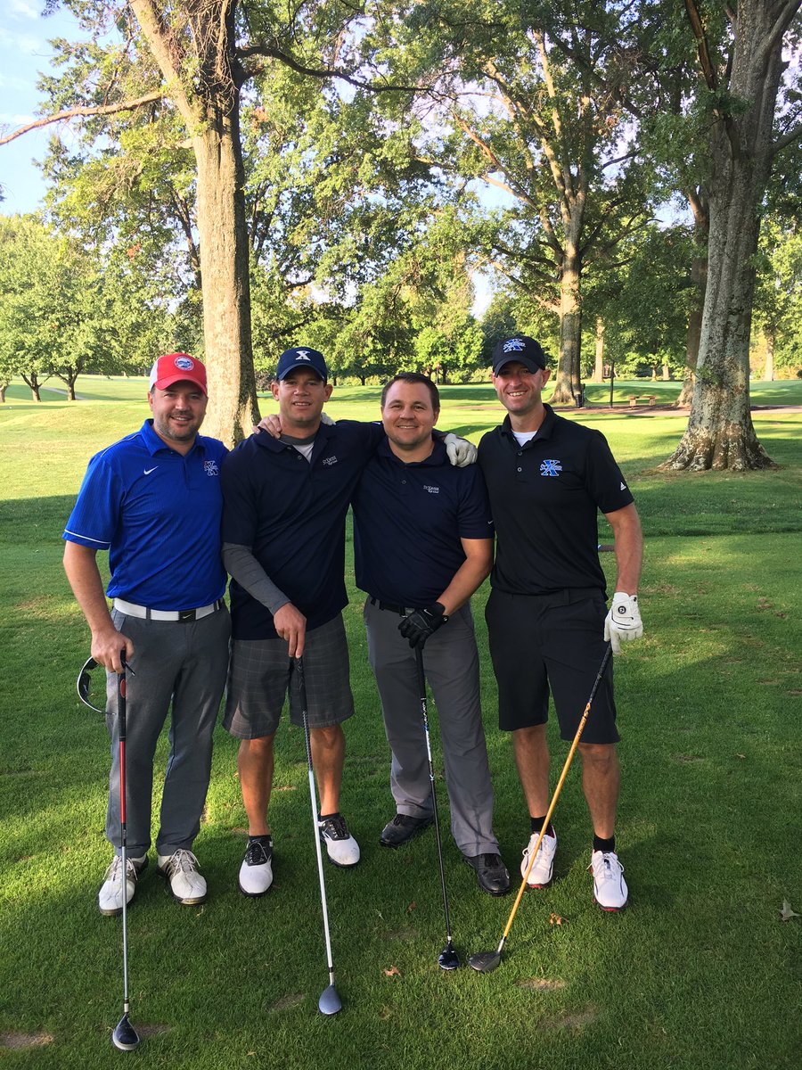 Amazing time every single year at the @stxinfo #AlumniGolfOuting Class of 1998 turnt up today to drink beers & shoot 6 under par at @ClovernookCC ! #XPride #Bombers #LongBlueLine