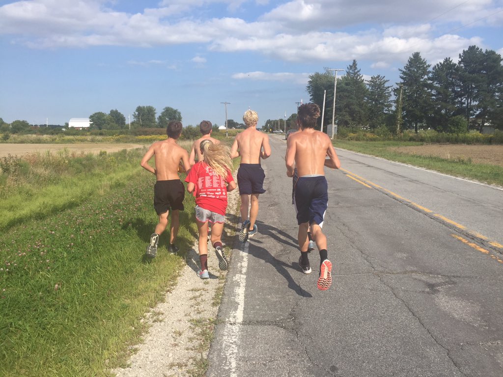 Viking_XC's tweet photo. Monday Long Run #Packrun #RUNEVG Practice schedule for this week is online https://t.co/oITS02NZEH https://t.co/pOY633u32S