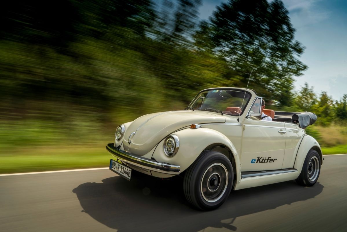 New electric life for the classic Volkswagen Beetle j.mp/2N9Szan #volkswagenbeetle #electricbeetle