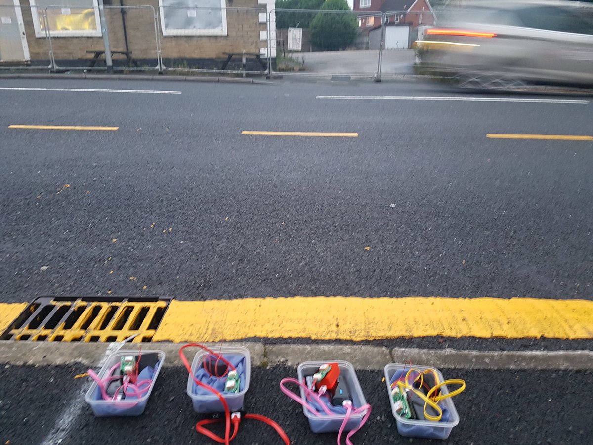 2ndBramley's tweet photo. Many thanks to Claire from @FDNdigicreate for their help with teaching @2ndBramley Scouts the digital maker. They learnt to use different computer software and touched on aspects of code. https://t.co/IMgce0P6Hr