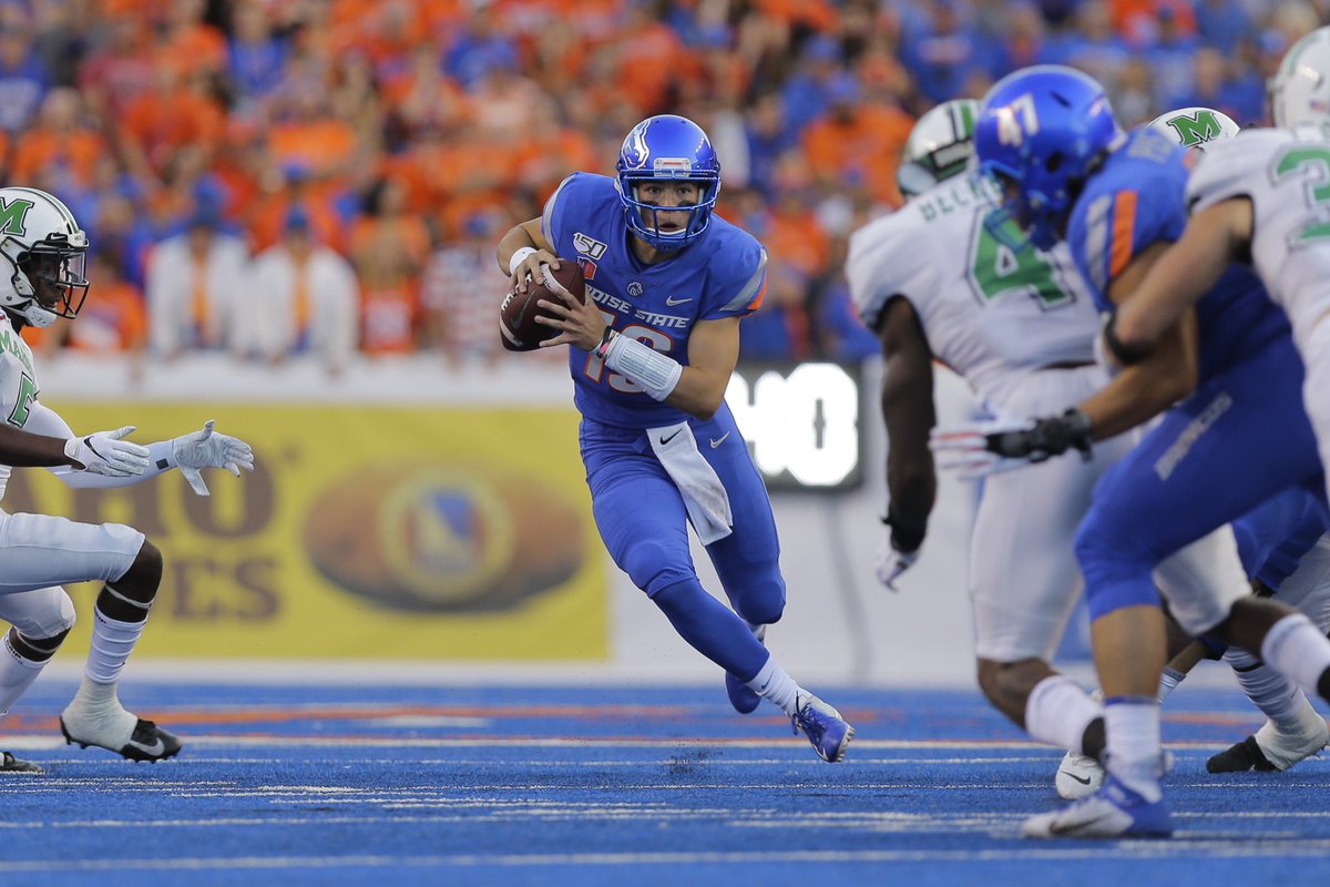 Jay_Tust's tweet photo. How is #BoiseState true freshman QB Hank Bachmeier doing on 3rd-down?

Well…

• Passing Yards: 265 (Leads FBS)
• 1st Down Throws: 13 (Leads FBS)
• Pass Plays of 15+ Yards: 9 (Leads FBS)
• QB Eff. Rating: 208.9 (6th)

87% of his 3rd down completions have moved the chains. https://t.co/ZJrUk8m0tD