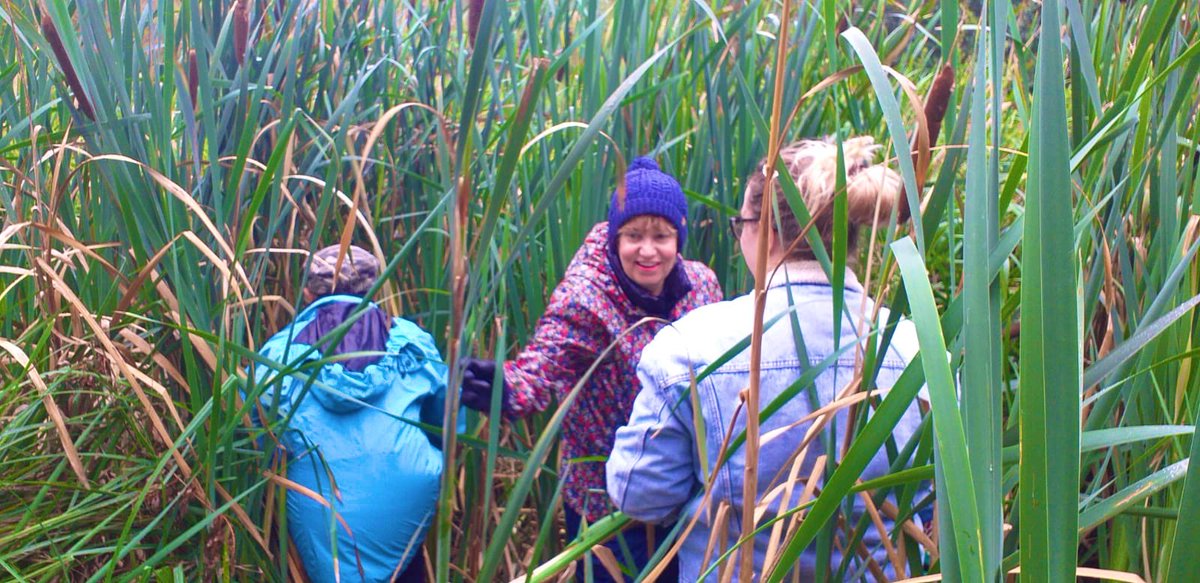 OurParklifeCIC's tweet photo. Great start to #communitiesweek2019 @noordinarypark today. Out with the @OurParklifeCIC #CommunityConservationVolunteers restoring parks #BugHotels from #foraged materials on the park #CommunityBiodiversityAction #CommunityTogether @OurParklifeCIC https://t.co/rb9jhNgqrm