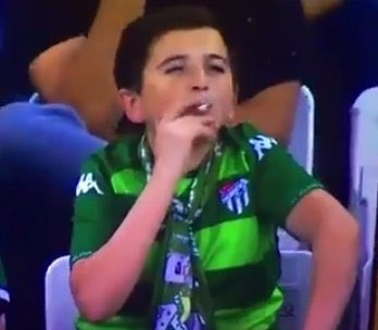 ACraich's tweet photo. – Hijo, tenemos que hablar de sexo.
– Tu dirás, ¿qué quieres saber? https://t.co/u519so3wV1