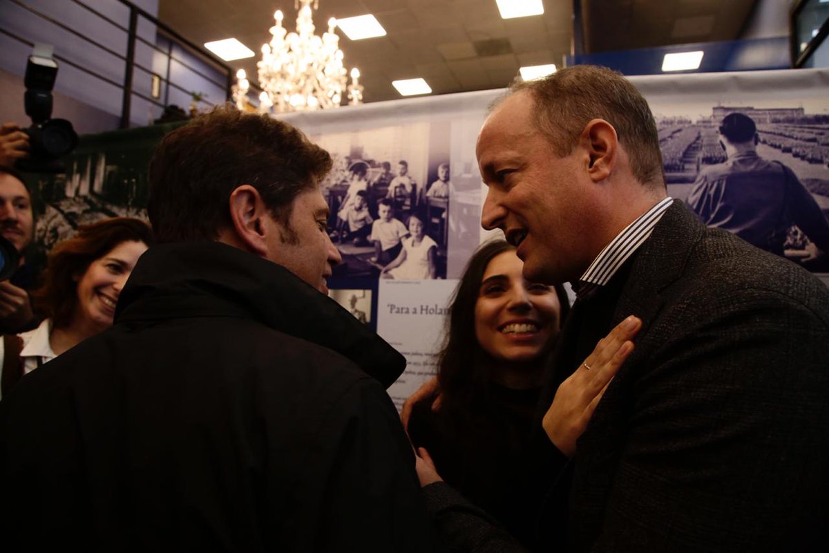 minsaurralde's tweet photo. Junto a @Kicillofok recorrimos la muestra itinerante de Ana Frank, en el Teatro del @MunicipioLdeZ
La formación de nuestros jóvenes es fundamental para construir un futuro más inclusivo. https://t.co/ubjmR3T9FX