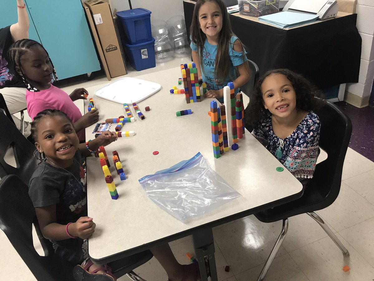 muhlissuh12's tweet photo. How much fun! In STEAM today at @Caverna_Elem , Kindergarten students made models of famous US Landmarks using linking cubes! Check out these students working on The White House, The Pentagon, and The Lincoln Memorial! #STEAMedu #STEMbins #Synergy https://t.co/Q8c0VGakfU