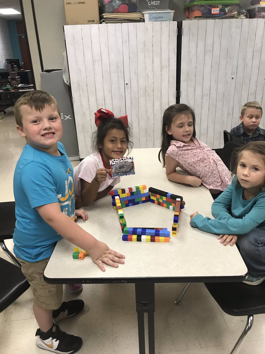 muhlissuh12's tweet photo. How much fun! In STEAM today at @Caverna_Elem , Kindergarten students made models of famous US Landmarks using linking cubes! Check out these students working on The White House, The Pentagon, and The Lincoln Memorial! #STEAMedu #STEMbins #Synergy https://t.co/Q8c0VGakfU