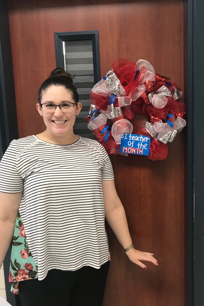 New recognition alert!! This year’s Teachers of the Month will also have a door wreath that they get to keep on display for their month for all to see their awesomeness! Ms. Riley ❤️ it!! Look at that smile! #teacherrecognition #ellchat #mavpride #hokahey #AlvinISD