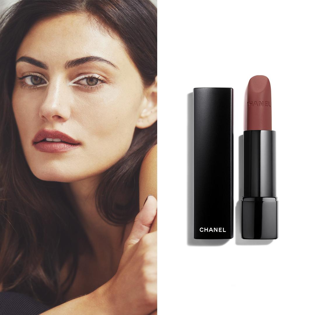 Dress Like Phoebe Tonkin on X: 5 March [2019]  Attending Chanel's  Fall/Winter 2019/2020 collection wearing #chanel Signature De Chanel  Intense Longwear Eyeliner Pen ($45) in 10 Noir and Le Volume De