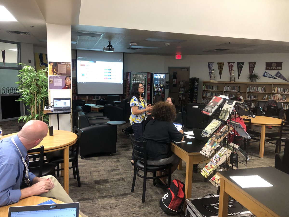 collegiate_ch's tweet photo. @artiwari2009 teaching our staff about Flipgrid. @CHISDTechnology @geraldhudson @DrHenson2 #CollegiateAtrain https://t.co/TaoAyfAvaW