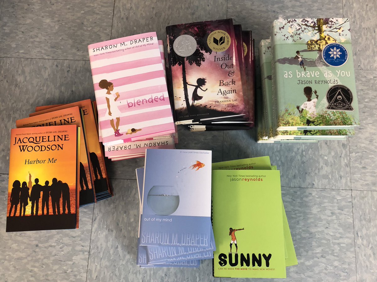 diminor1's tweet photo. So many great books that are part of @HooverSchools pilot program! #HCSDLI https://t.co/EiMGnhu5IB