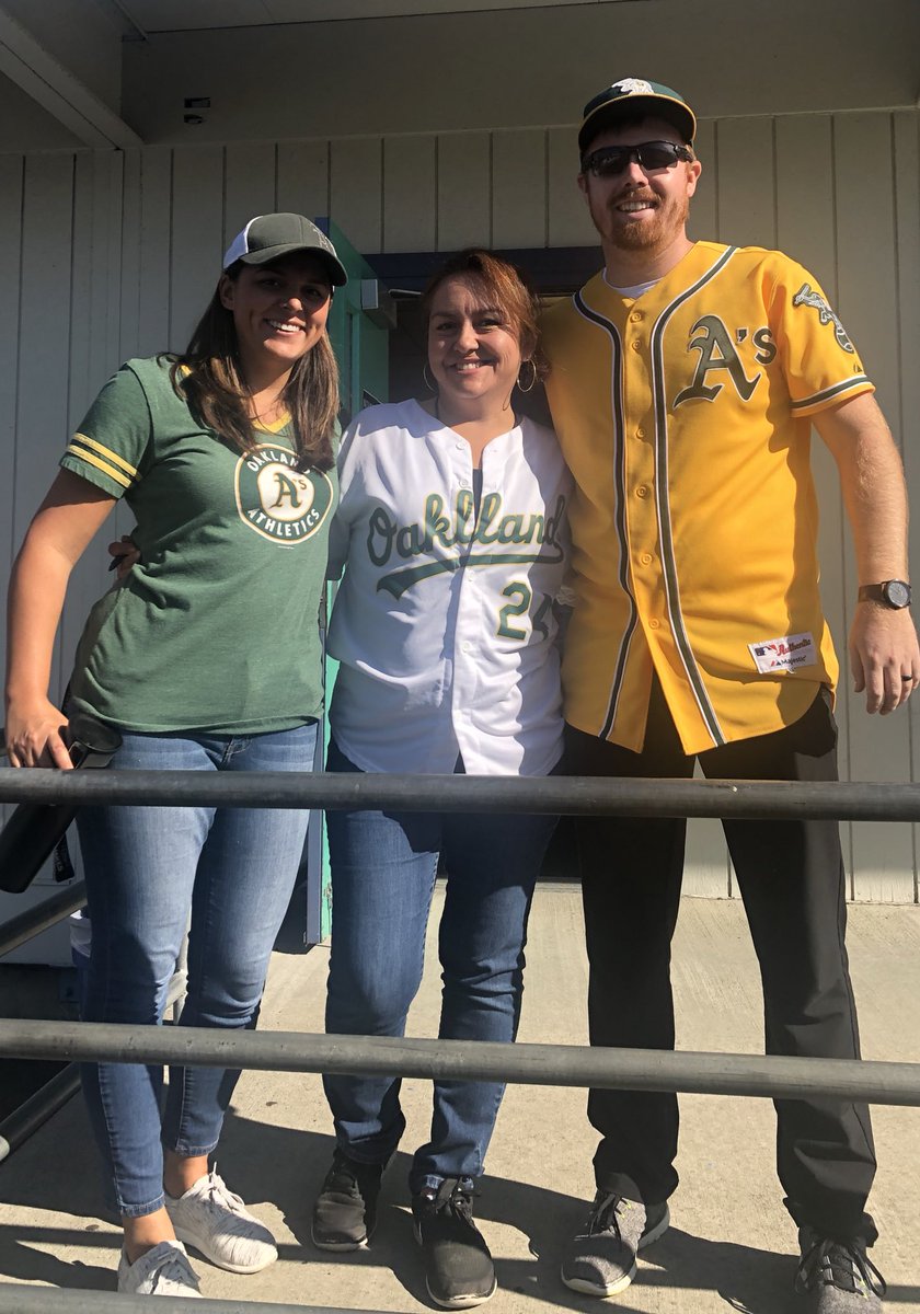 Mrs_Cook08's tweet photo. #SheldonFamily #SAILSpiritWeek #SheldonSpiritWeek #SportsDay #LetsGoOakland #minime @sheldoninnovate @LisaLisalew @spalmski https://t.co/7JDQRwbDXP