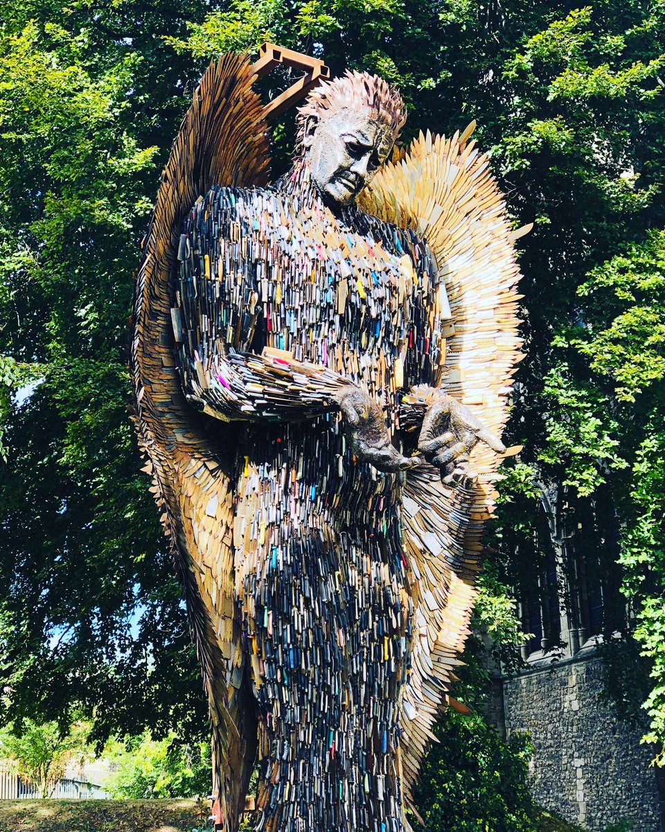 MrsRiv19's tweet photo. This is amazing #knifeangel https://t.co/vcVT6j2WKH