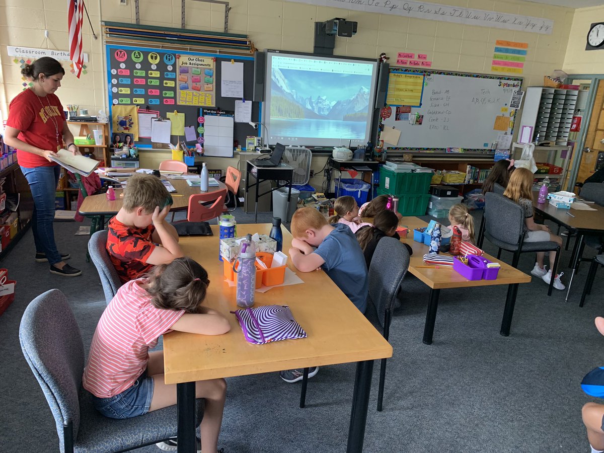MEzroMtView's tweet photo. SEL began today! Ss loved the calm ! @MrsG_MtView @MtView07836 @calm @SELearningEDU https://t.co/bWKPmsLAl7