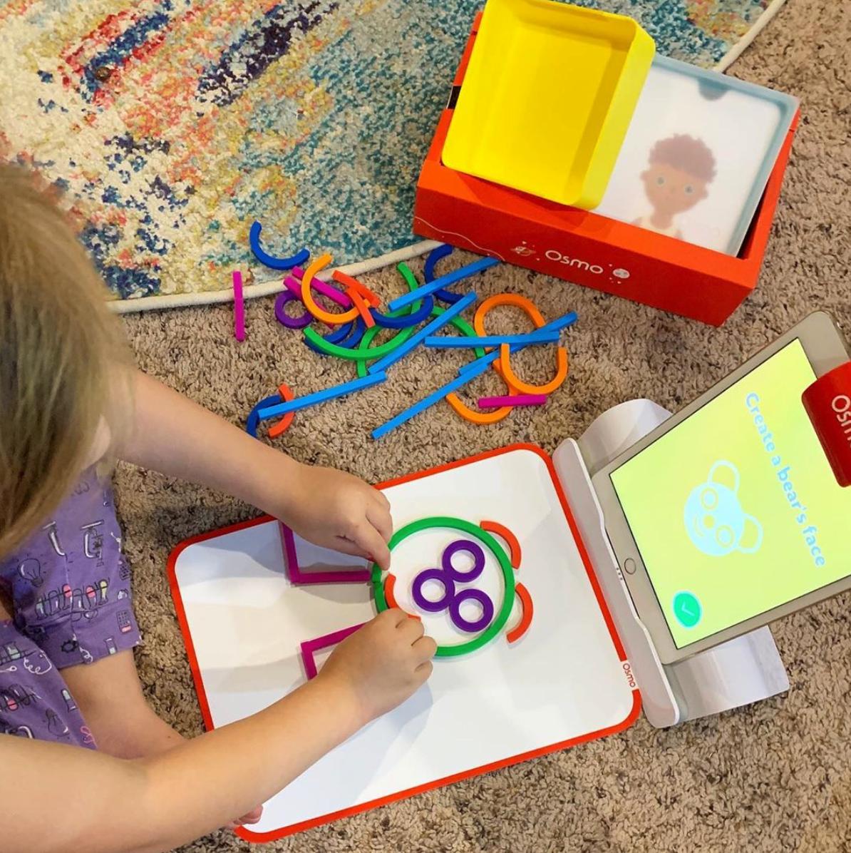 PlayOsmo's tweet photo. “Imagining something may be the first step in making it happen, but it takes the real time and real efforts of real people to learn things, make things, turn thoughts into deeds or visions into inventions.” - Mr. Rogers 💜💚❤️🧡💙
#MondayMotivation #MrRogers #littlegeniuskit https://t.co/EPxzSasZlq