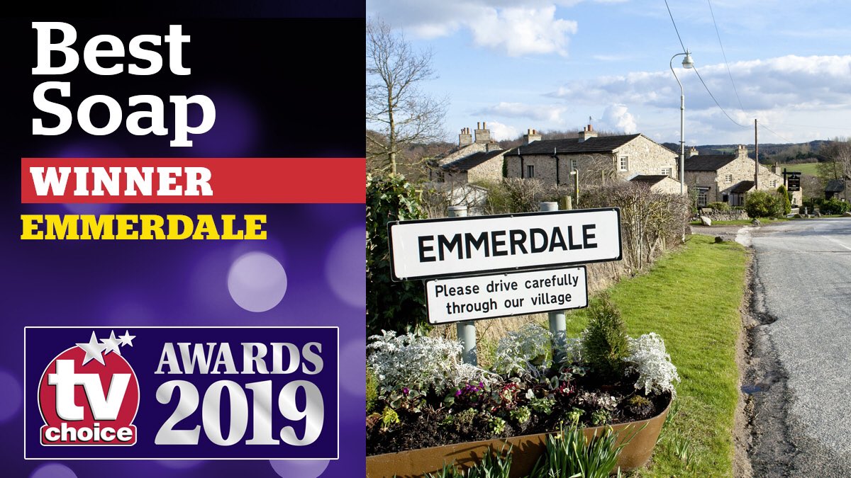 TVChoice's tweet photo. It’s the biggie... the award for Best Soap goes to Emmerdale! Congratulations! @emmerdale @ITV #TVChoiceAwards https://t.co/eQK5wRibFk