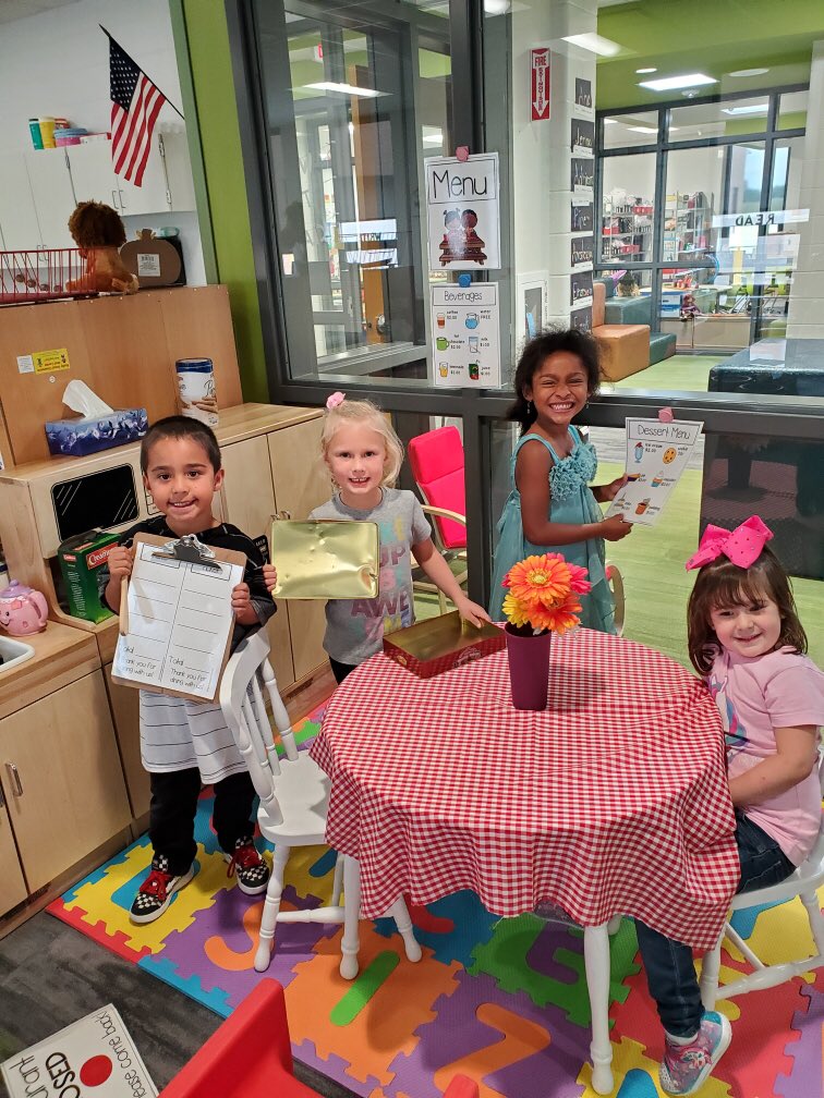 EastTroy_5K's tweet photo. In 5K, we are having so much fun getting to know our new kiddos. BRING ON WEEK 2! #ETlearningignitED #RelationshipsMatter https://t.co/GdNmCiq7tQ