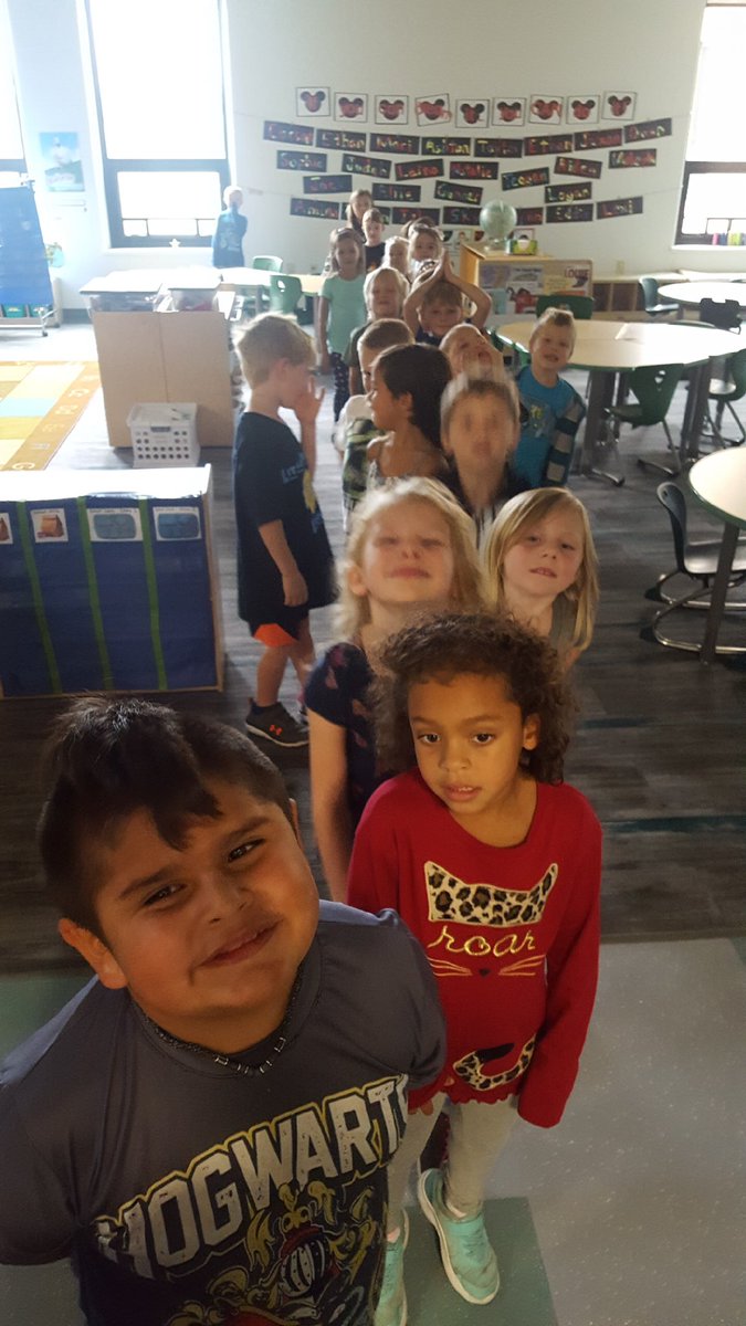 EastTroy_5K's tweet photo. In 5K, we are having so much fun getting to know our new kiddos. BRING ON WEEK 2! #ETlearningignitED #RelationshipsMatter https://t.co/GdNmCiq7tQ