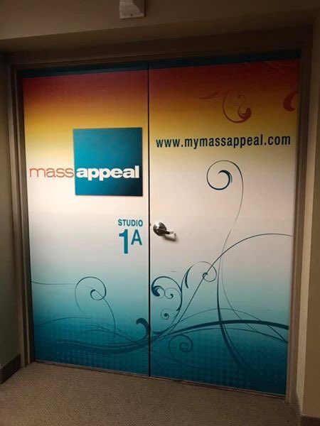 SassyMamasDelec's tweet photo. We’re back from vacation tomorrow! On Wednesday we’ll be on Mass Appeal on WWLP creating a new cupcake, our Bourbon Peach! We hope you’ll tune in to watch. 

#cupcakes #sassycupcakes #bourbon #peaches #peach #baked #foodie #sassymama #sweet #southern #massappeal https://t.co/2jynUTVXu8