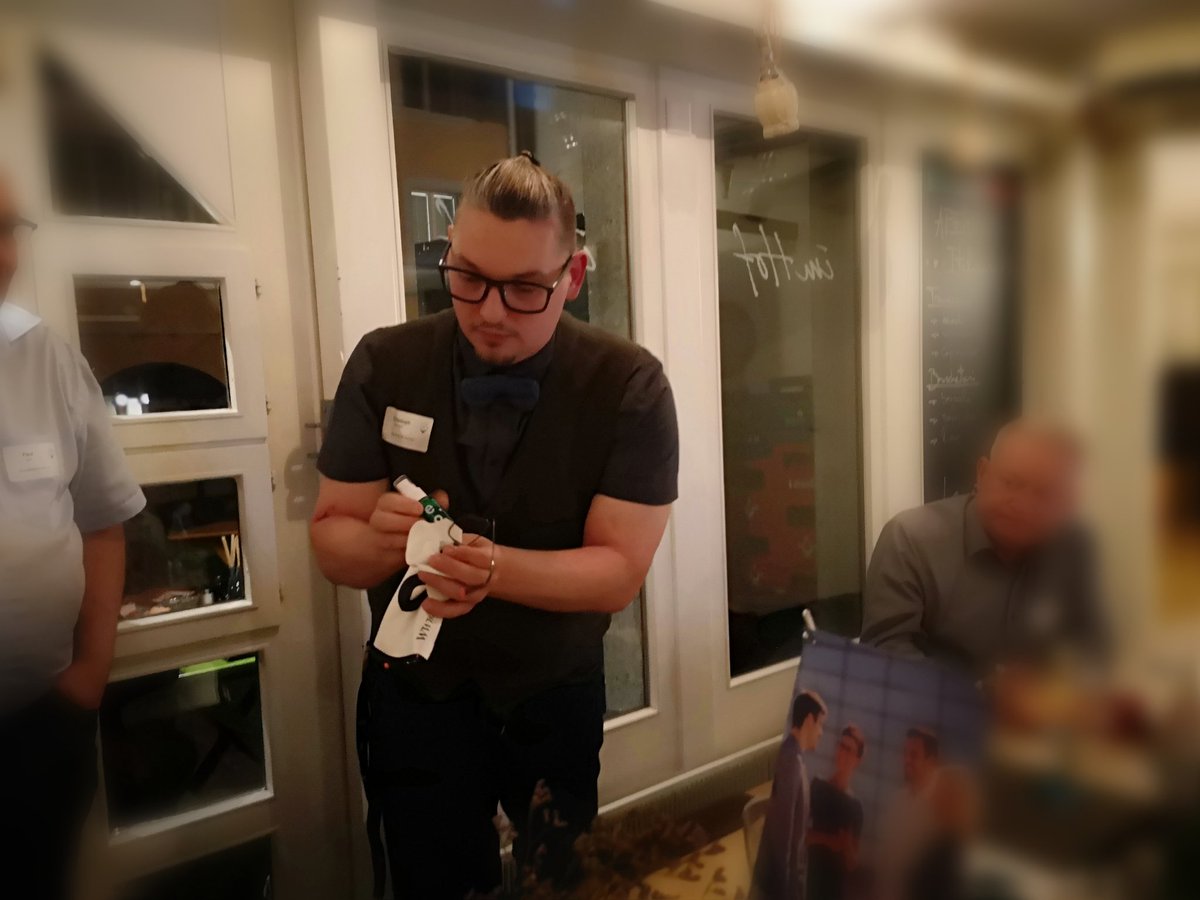 XING_ZS's tweet photo. Was für ein aktiver #XING After Work Event! Danke unseren tollen Mitgliedern. #networking mit Euch ist immer gewinnbringend! #xinglocal #xingafterwork @XING_ch https://t.co/PxWM2WOmJI