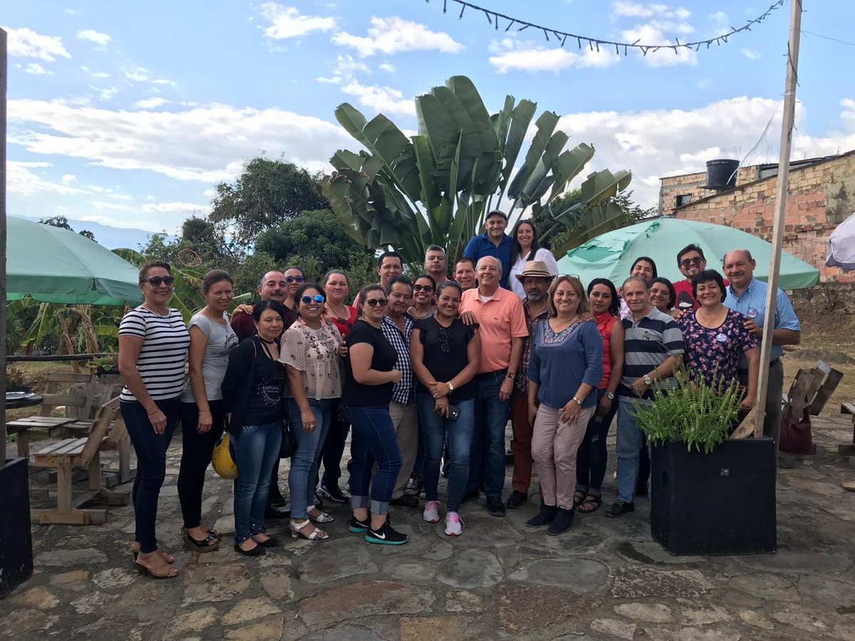 CarlosRFecode's tweet photo. #Agenda
Estuvimos en el municipio de #LaMesa compartiendo con los maestros y alistando el Gran Paro Nacional del 12 de Septiembre.
Por la vida, la paz y la democracia #VamosConFecode https://t.co/tBD8KIw7qg