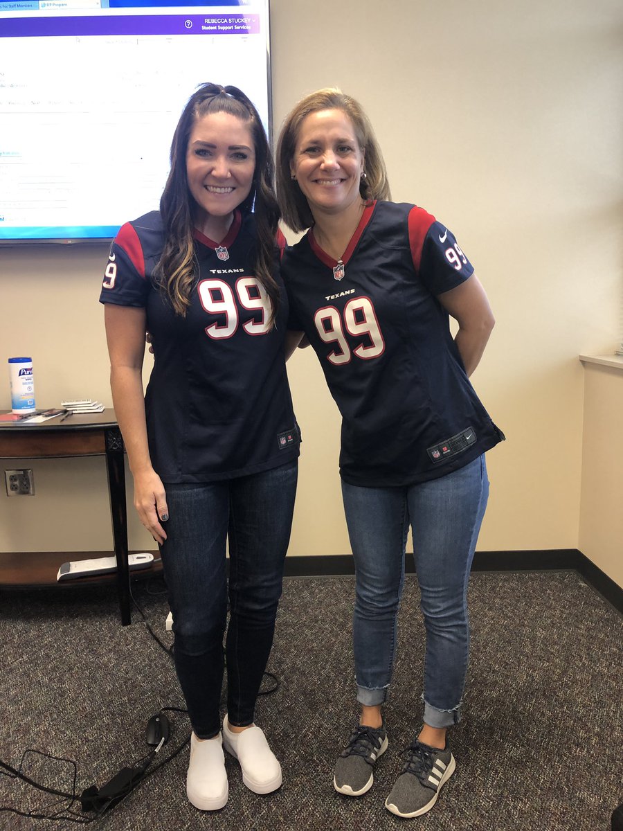 Twinnin’ &amp; Representin’ our <a href="/HoustonTexans/">Houston Texans</a> &amp; <a href="/JJWatt/">JJ Watt</a> on this beautiful Monday at <a href="/TISDWES/">Wildwood Elementary</a>! ❤️👊🏻💙