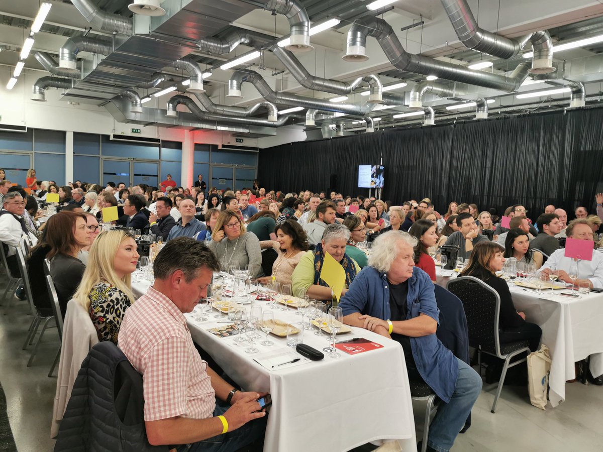 wineeduweek's tweet photo. We had an amazing evening with @jollyolly and @TheWineSociety in London. With over 330 attendees, we're set to break the Guinness World Record.

There're 5 events ahead as we're heading to North America. Go to our Instagram to see what's been happening around the world. https://t.co/07ds5iaJDU
