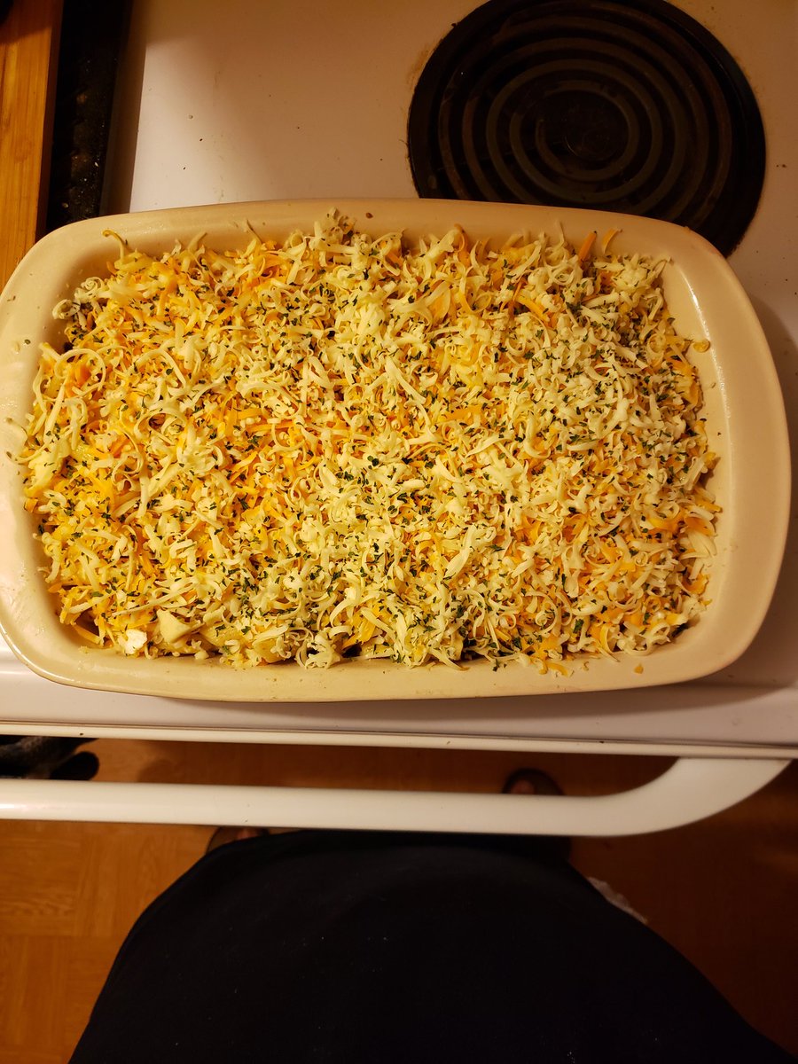 TJayont85's tweet photo. Homemade baked mac and cheese #Whatfordinner https://t.co/WAQBHodcbx