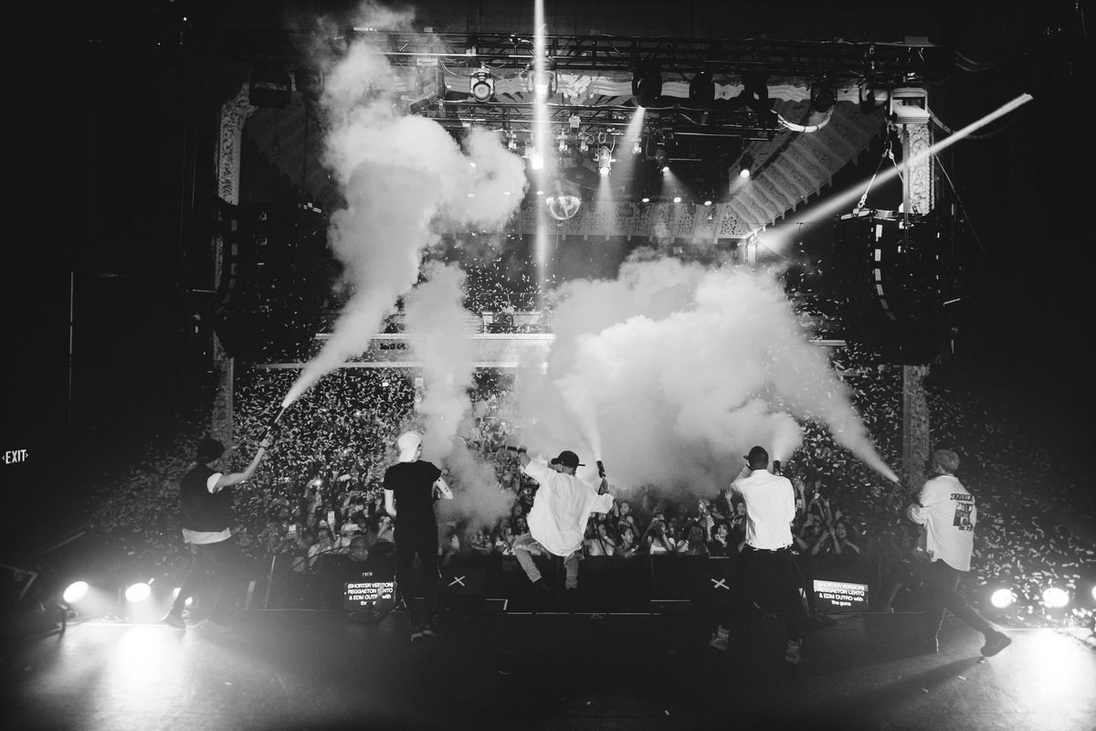 CNCOVoting's tweet photo. Qué es lo que más les gusta de CNCO?  #CNCO #DuooGrupoFavorito #LatinAMAs  @CNCOmusic @LatinAMAs https://t.co/T5u7dcqrue