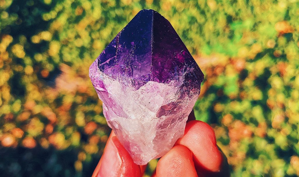 thefouram's tweet photo. Use an Amethyst point to heal negative energy, create balance, and bring peace🧘🏻♀️Find high-quality crystals at #thefouram 💎 shop
#gemstone #spirituality #healingcrystals #amethyst #amethystcrystal #amethystpoint #ascension #healingcrystals #crystalstone #crystalshop https://t.co/C2Q5zGrmbR