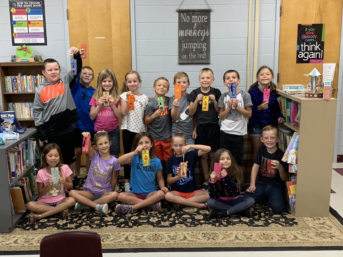 MrsBall87's tweet photo. My class with the bookmarks they received, they loved them!@sayreschools #avidreaders https://t.co/yhKDaYfr7k