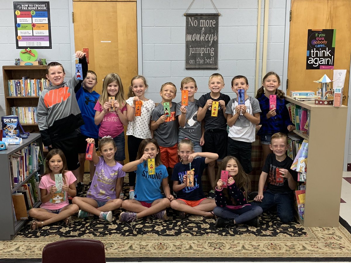 MrsBall87's tweet photo. My class with the bookmarks they received, they loved them!@sayreschools #avidreaders https://t.co/yhKDaYfr7k