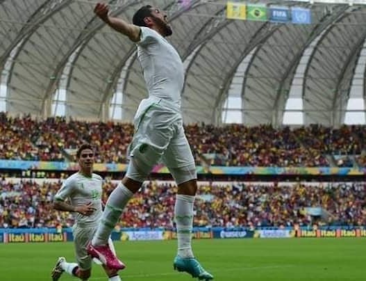 derradjihafid's tweet photo. وداعا رفيق.. 
يا حليش.. يا حليش.. يا حليش.. رافقتك بارفيق في أجمل أيام المنتخب الجزائري، 
عشنا معك أيام رائعة يا حليش.. 
شكرا على كل لحظة جميلة أيها المبدع المتميز الخلوق.
وداعا قلب الأسد.. https://t.co/2CQwIAu3i3