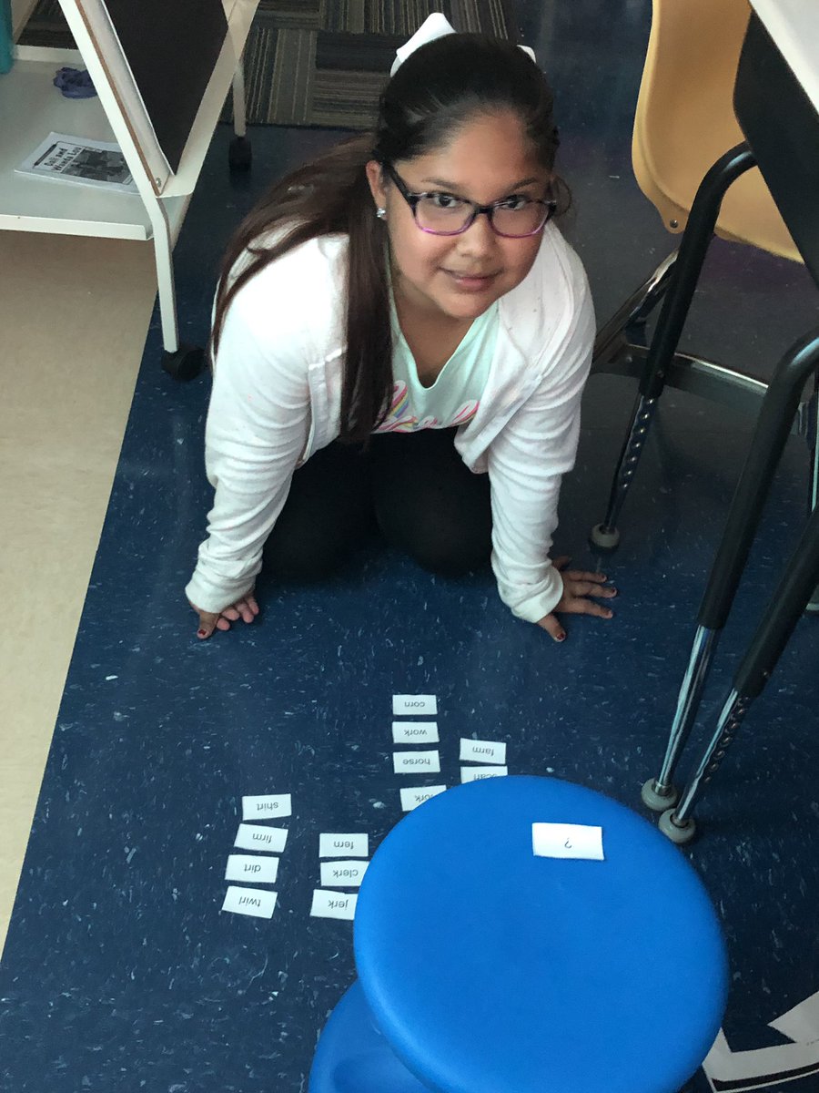 BrandeeStaud's tweet photo. 5th grade Word Study in action!  Practicing our speed sorts! @Hamilton_RV #BigBlueOneTheMove https://t.co/DPjTAy0BGv