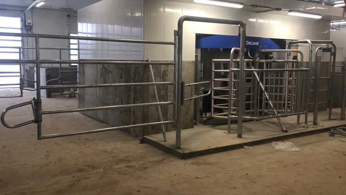 Getting close to startup. 2 V300 barn <a href="/SaskviewFS/">Saskview Farm Solutions</a> <a href="/saskhbranch/">saskholsteinbranch</a> @ArtexBarn