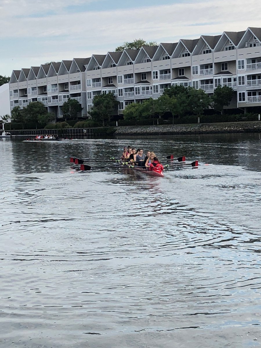 CoachDPatterso1's tweet photo. First day on the water in the books. #WeAreStags #BuiltForLife ⁦@FairfieldStags⁩ ⁦@StagsRowing⁩ https://t.co/kJYOAjiwAR