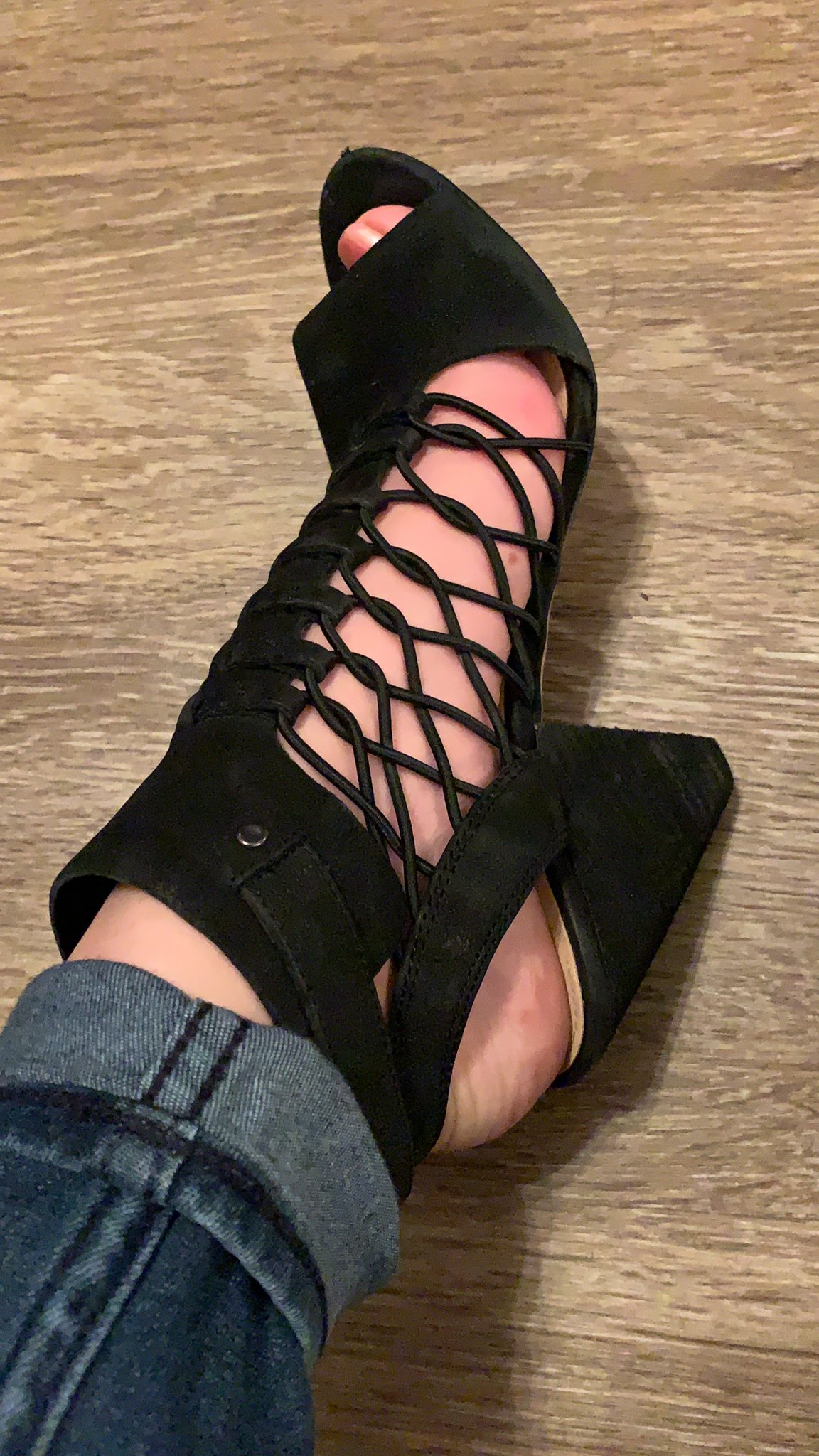 TW Pornstars - LilySparxx. Twitter. I love strappy heels ðŸ‘  ðŸ˜ˆðŸ‘£  #footfetish #heels #sexy #fuc. 10:20 PM - 9 Sep 2019
