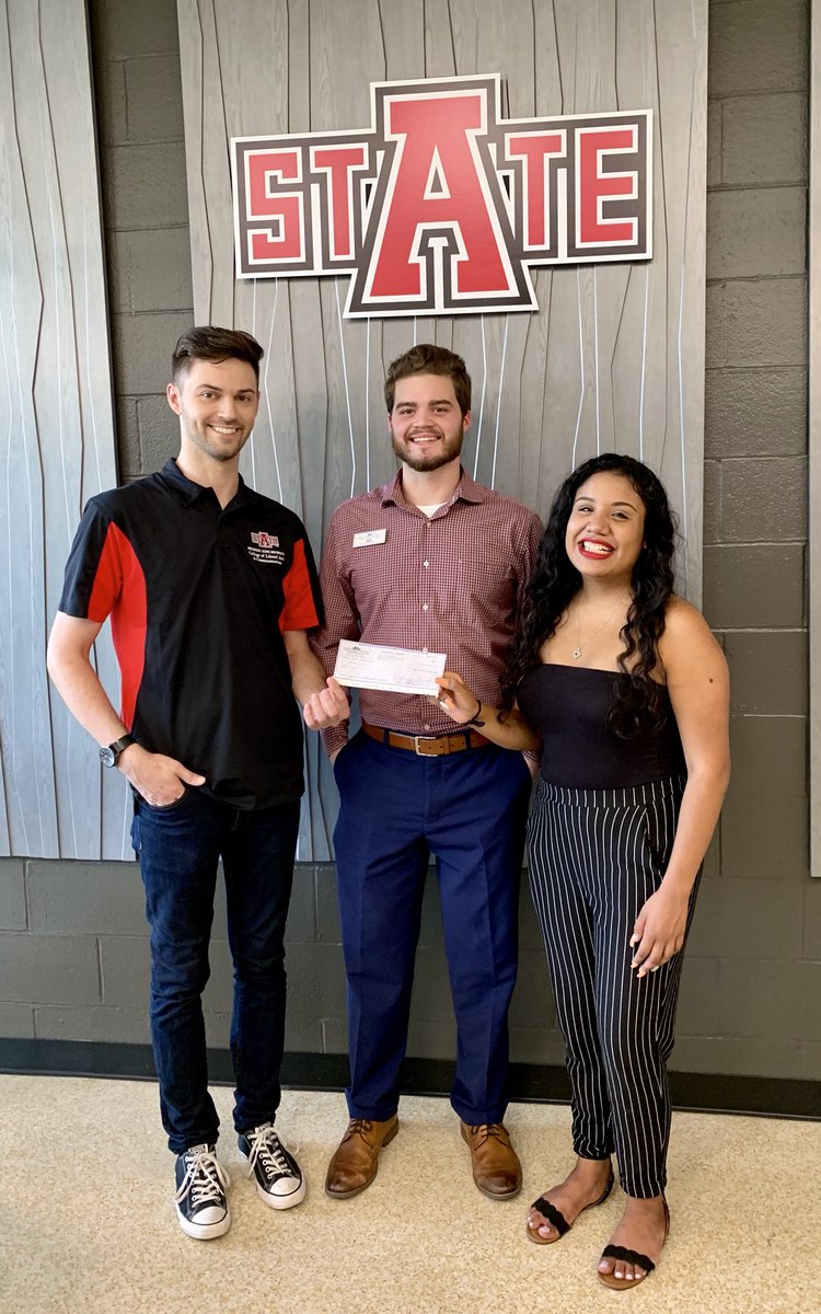 astatePRSSA's tweet photo. Thank you #firstcommunitybank for your generous donation towards our PRSSA International Conference!!! It means the world to us! 💙 #astatePRSSA #PRSSAIC https://t.co/KONBVF3s96